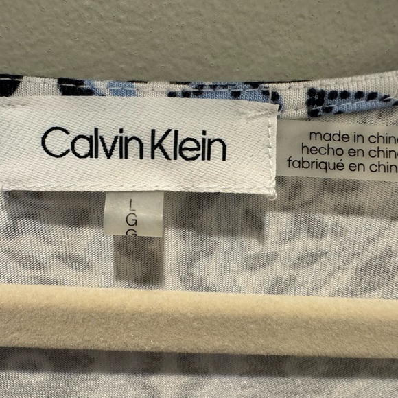 Calvin Klein Cold Shoulder Top Size Large / Will also fit XL - Picture 5 of 8